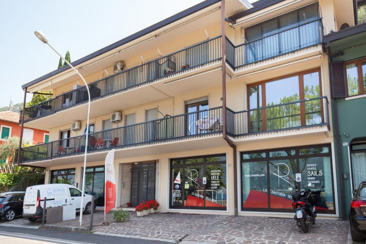 Apartment Azzurro Torri Del Benaco Zewnętrze zdjęcie